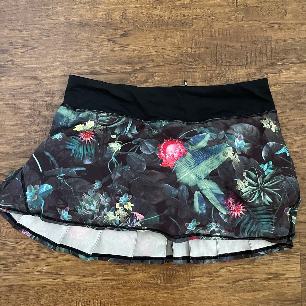 Lululemon Pacesetter Curious Jungle Skirt SZ 6